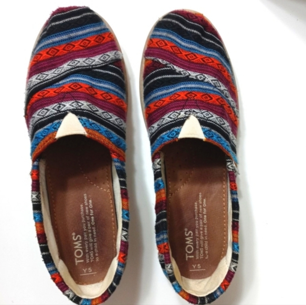 Toms Boho Slip-on Shoes with Colorful Aztec Stripes Size 5Y